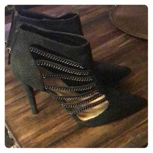 Jessica Simpson black pointed toe heels